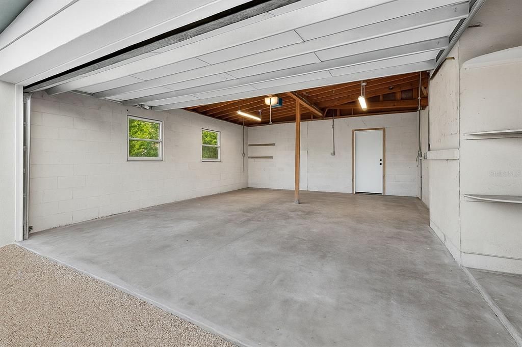 Active With Contract: $700,000 (3 beds, 2 baths, 1870 Square Feet)