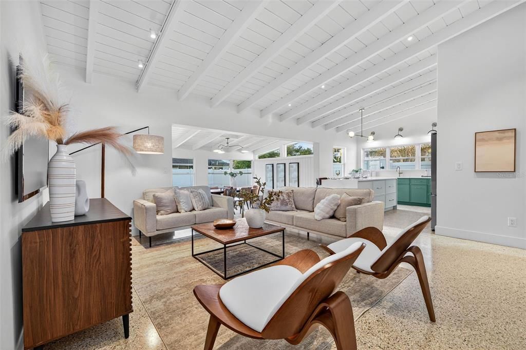 Active With Contract: $700,000 (3 beds, 2 baths, 1870 Square Feet)