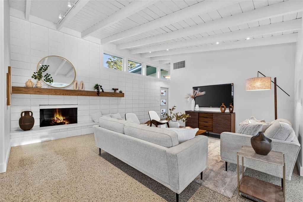 Active With Contract: $700,000 (3 beds, 2 baths, 1870 Square Feet)