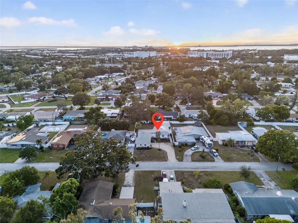 Active With Contract: $700,000 (3 beds, 2 baths, 1870 Square Feet)