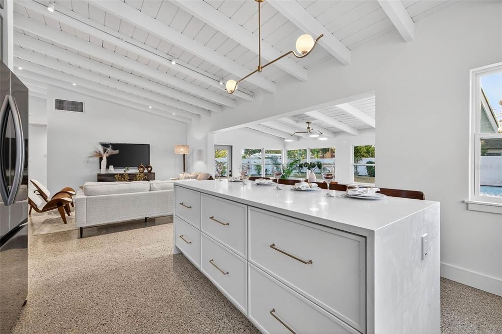 Active With Contract: $700,000 (3 beds, 2 baths, 1870 Square Feet)