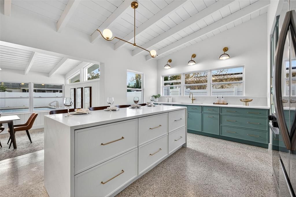 Active With Contract: $700,000 (3 beds, 2 baths, 1870 Square Feet)