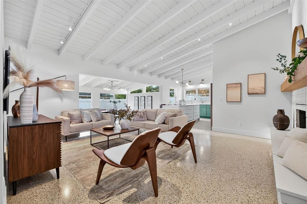 Active With Contract: $700,000 (3 beds, 2 baths, 1870 Square Feet)