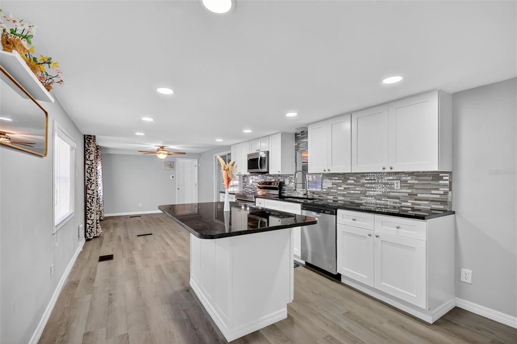 En Venta: $159,900 (2 camas, 2 baños, 792 Pies cuadrados)