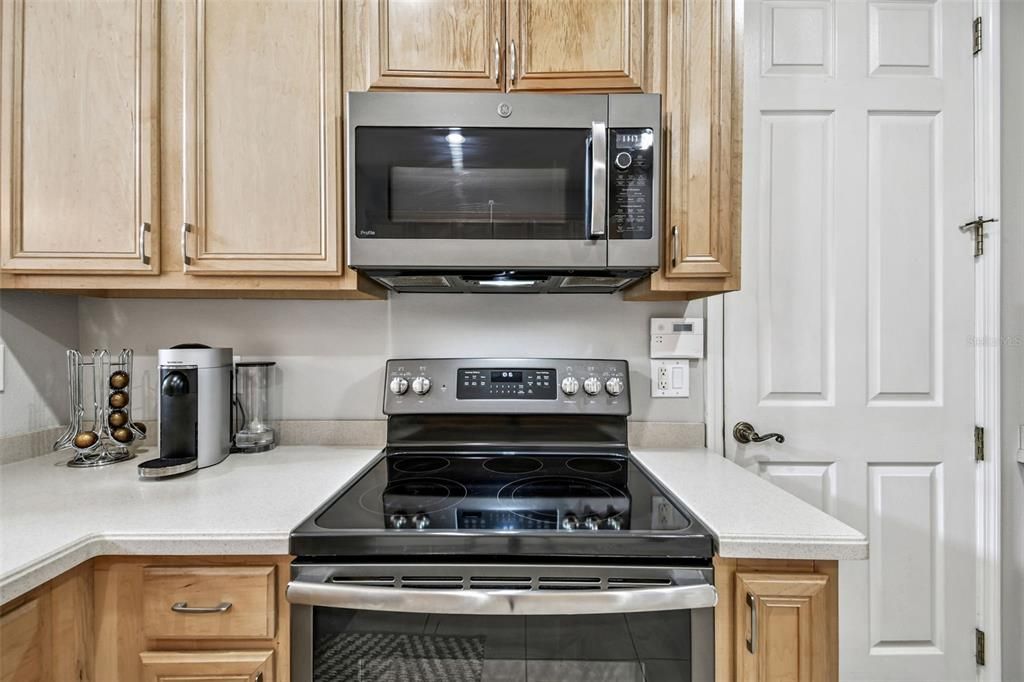 На продажу: $368,500 (3 спален, 2 ванн, 1759 Квадратных фут)