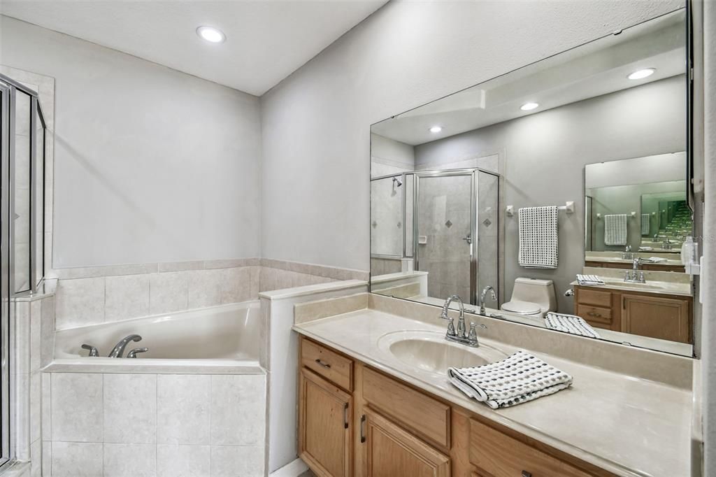 На продажу: $368,500 (3 спален, 2 ванн, 1759 Квадратных фут)