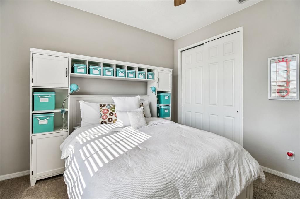 На продажу: $368,500 (3 спален, 2 ванн, 1759 Квадратных фут)