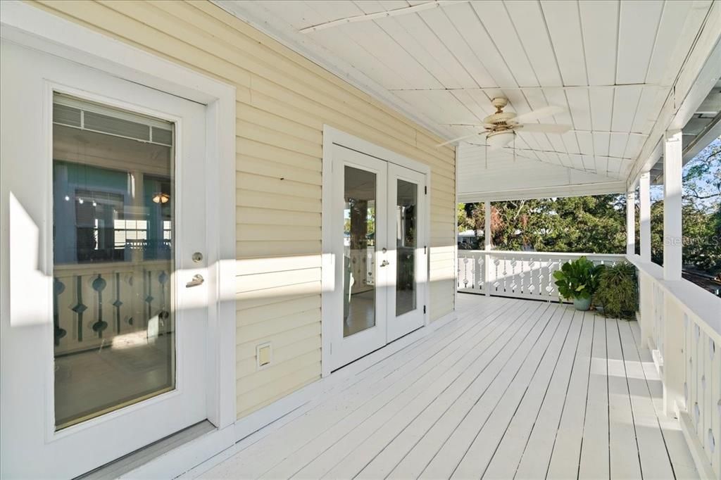 For Sale: $435,000 (2 beds, 2 baths, 1120 Square Feet)