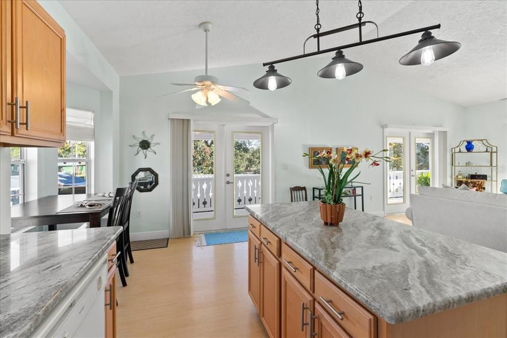 For Sale: $435,000 (2 beds, 2 baths, 1120 Square Feet)