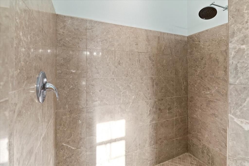 For Sale: $435,000 (2 beds, 2 baths, 1120 Square Feet)