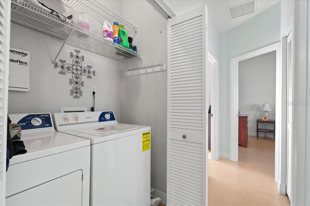 For Sale: $435,000 (2 beds, 2 baths, 1120 Square Feet)