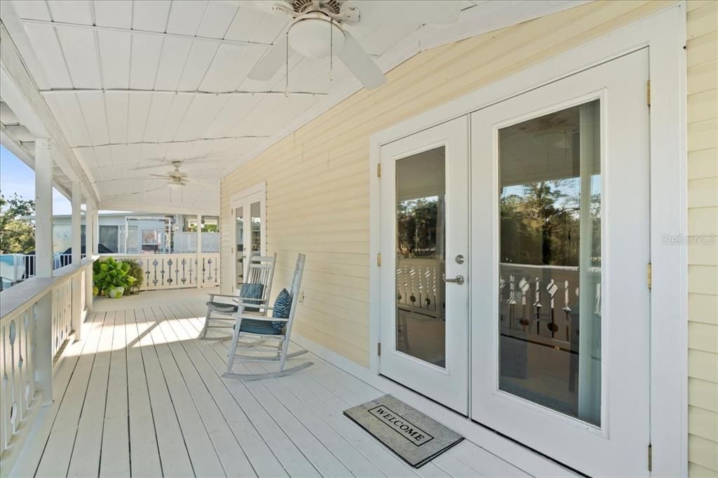 For Sale: $435,000 (2 beds, 2 baths, 1120 Square Feet)