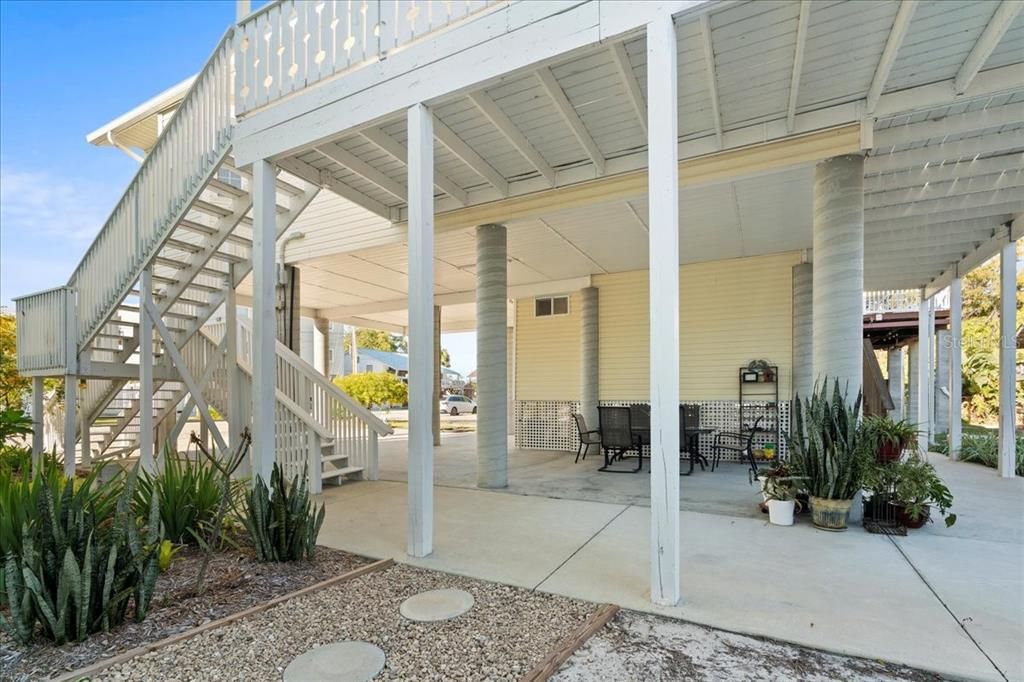 For Sale: $435,000 (2 beds, 2 baths, 1120 Square Feet)