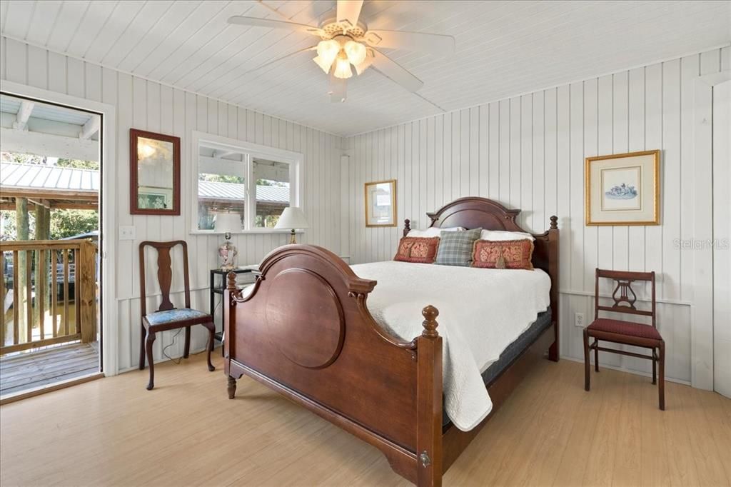 For Sale: $435,000 (2 beds, 2 baths, 1120 Square Feet)