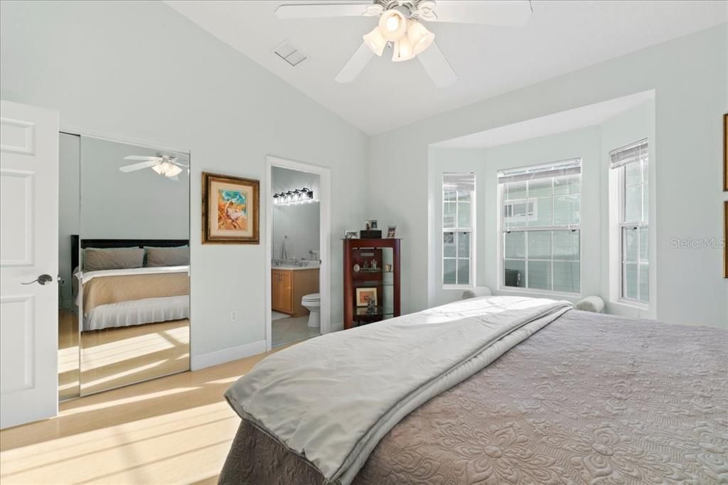 For Sale: $435,000 (2 beds, 2 baths, 1120 Square Feet)