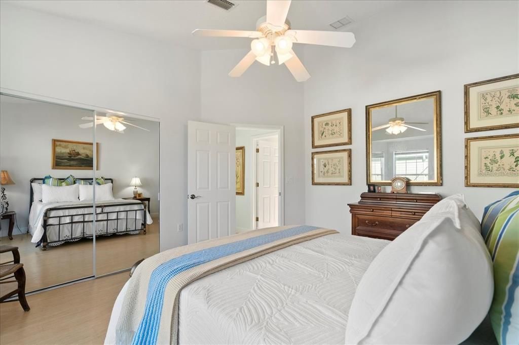 For Sale: $435,000 (2 beds, 2 baths, 1120 Square Feet)