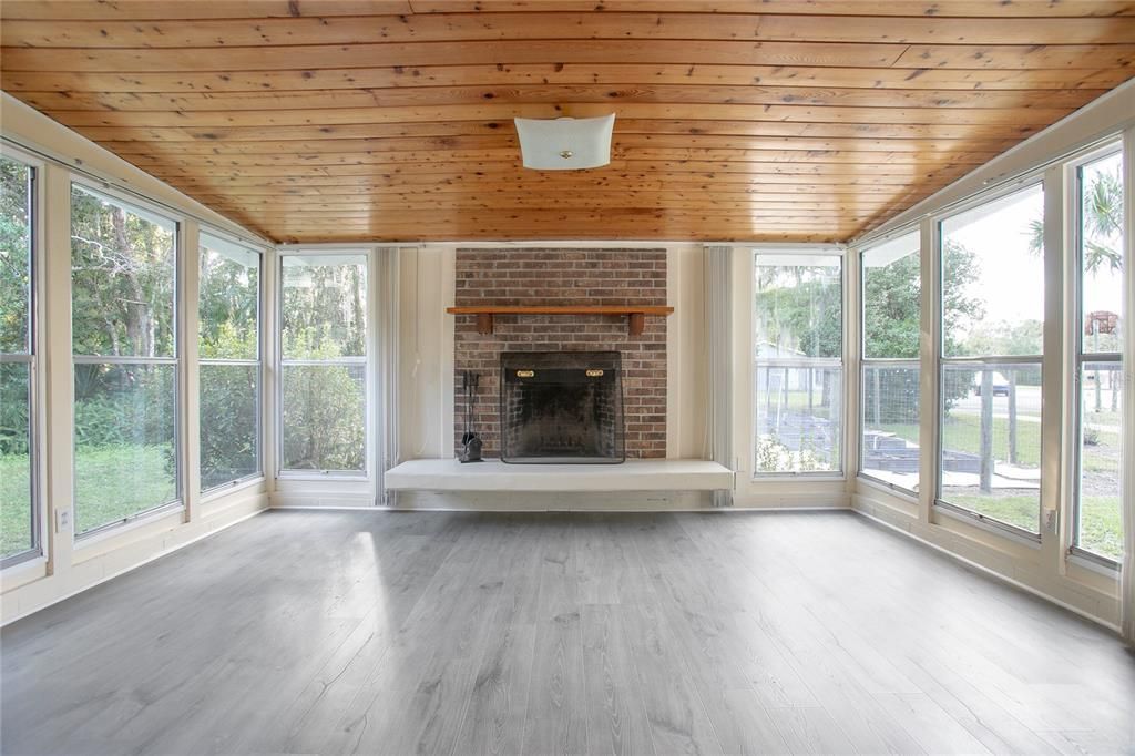 出租: $2,000 (3 贝兹, 2 浴室, 2088 平方英尺)