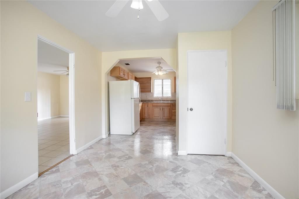 出租: $2,000 (3 贝兹, 2 浴室, 2088 平方英尺)