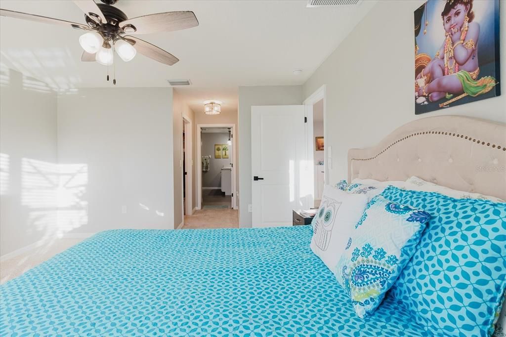 На продажу: $300,000 (3 спален, 2 ванн, 1690 Квадратных фут)