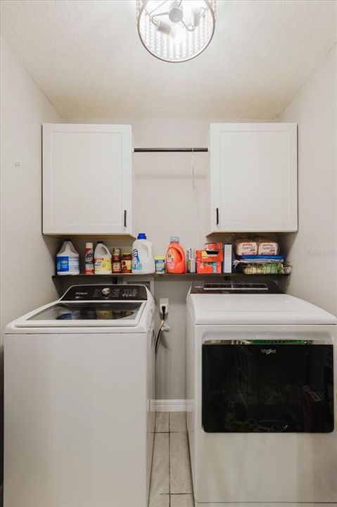 На продажу: $300,000 (3 спален, 2 ванн, 1690 Квадратных фут)