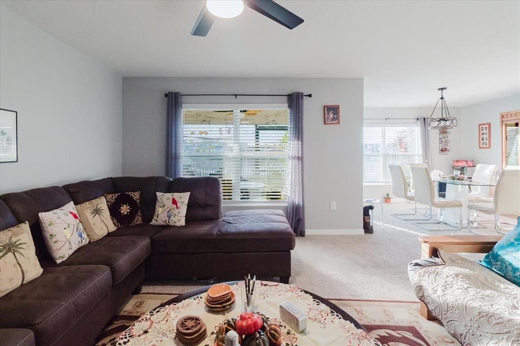 На продажу: $300,000 (3 спален, 2 ванн, 1690 Квадратных фут)