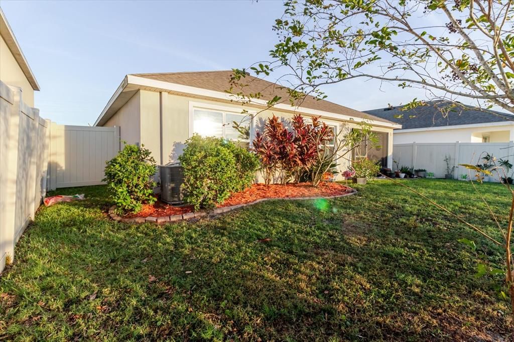 На продажу: $300,000 (3 спален, 2 ванн, 1690 Квадратных фут)