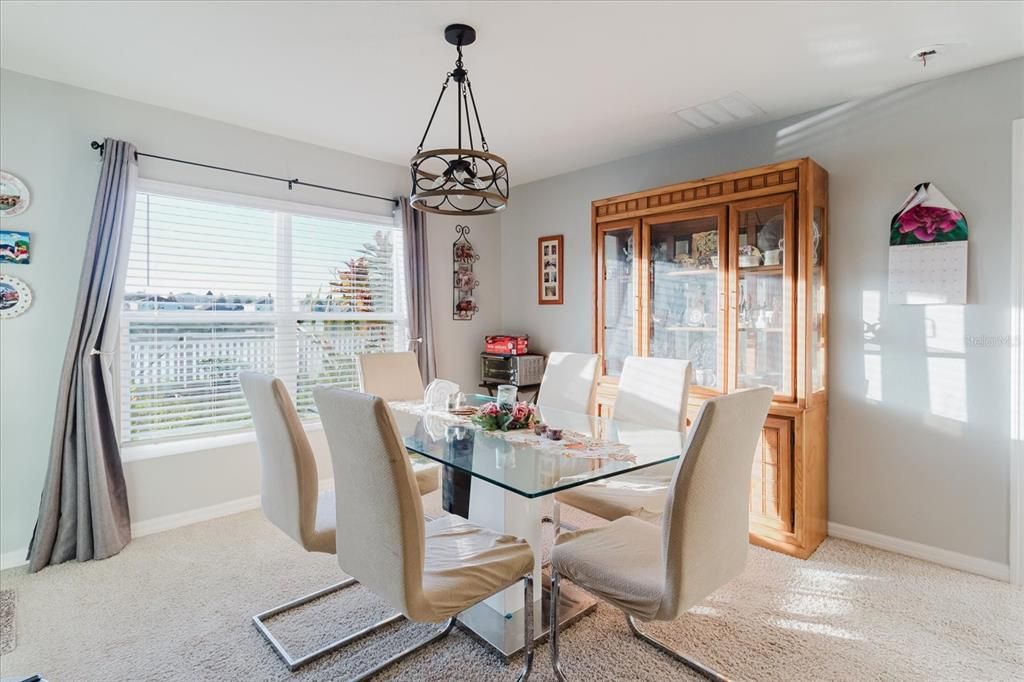 На продажу: $300,000 (3 спален, 2 ванн, 1690 Квадратных фут)