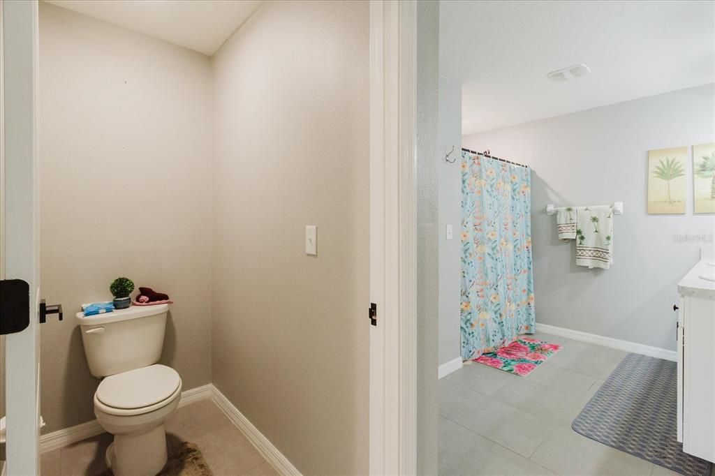 На продажу: $300,000 (3 спален, 2 ванн, 1690 Квадратных фут)