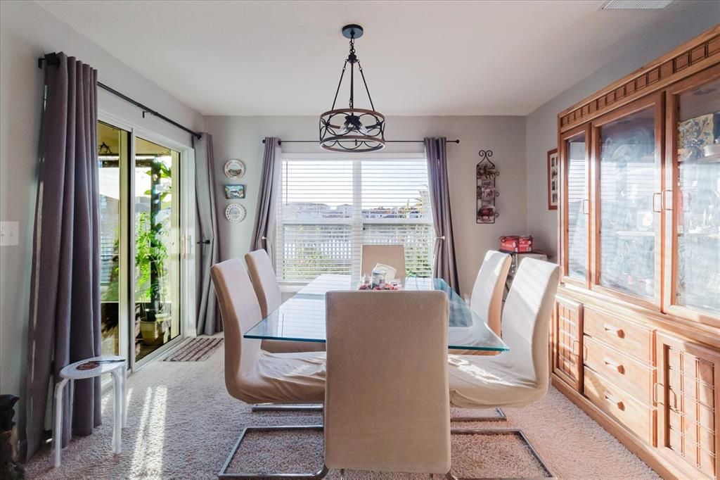 На продажу: $300,000 (3 спален, 2 ванн, 1690 Квадратных фут)