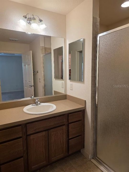 En Venta: $364,900 (3 camas, 2 baños, 1357 Pies cuadrados)