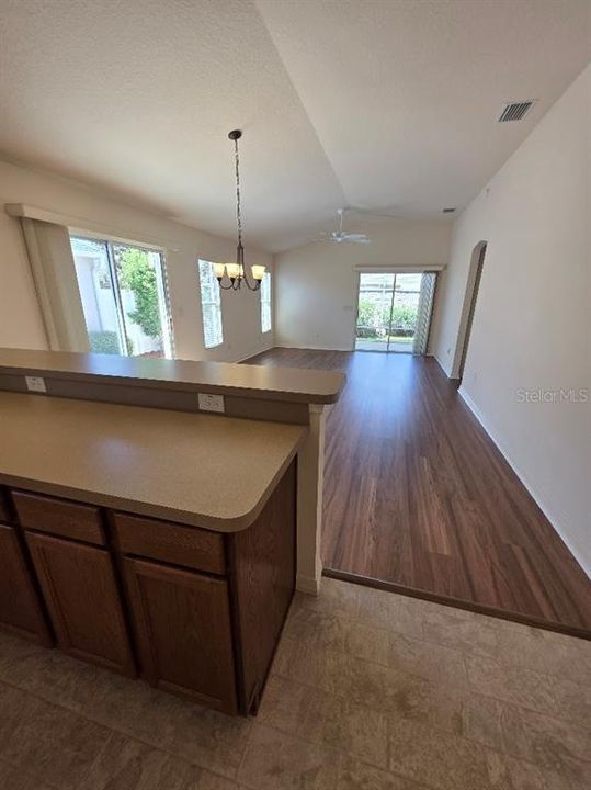 En Venta: $364,900 (3 camas, 2 baños, 1357 Pies cuadrados)