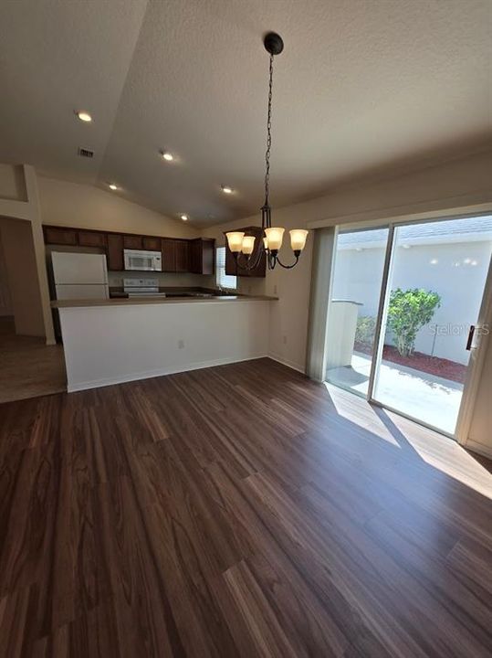 En Venta: $364,900 (3 camas, 2 baños, 1357 Pies cuadrados)