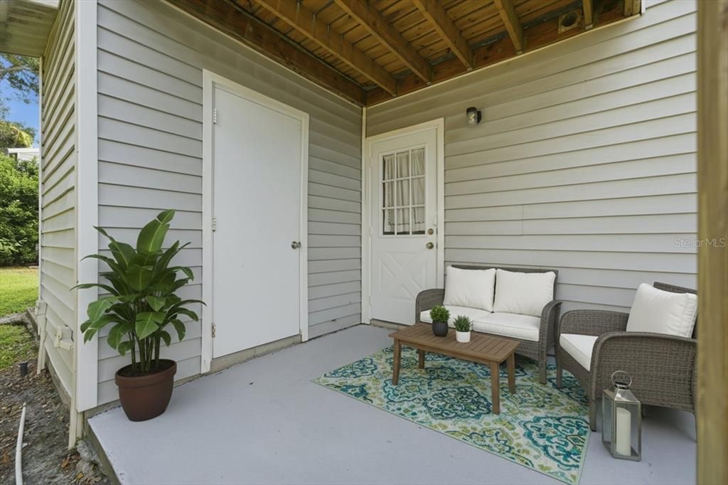 For Sale: $116,500 (1 beds, 1 baths, 658 Square Feet)