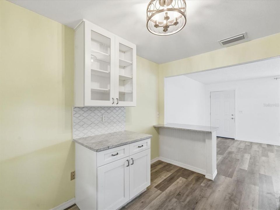 For Sale: $116,500 (1 beds, 1 baths, 658 Square Feet)