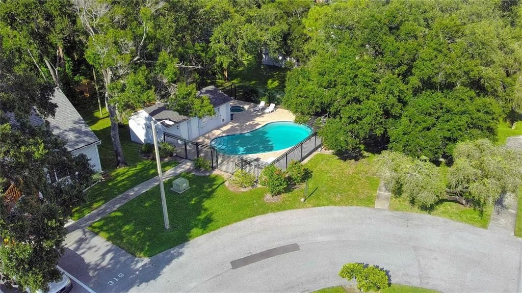 For Sale: $116,500 (1 beds, 1 baths, 658 Square Feet)