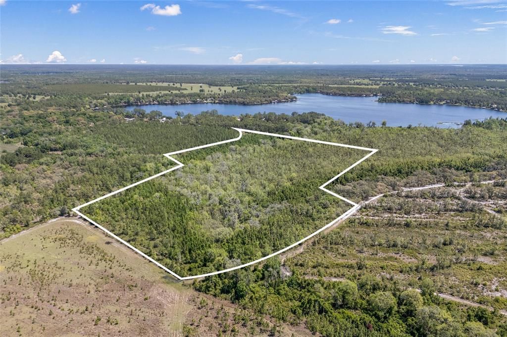 На продажу: $229,000 (30.45 acres)