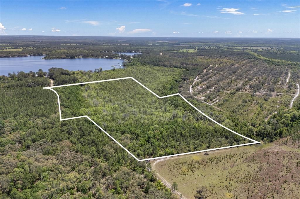 На продажу: $229,000 (30.45 acres)