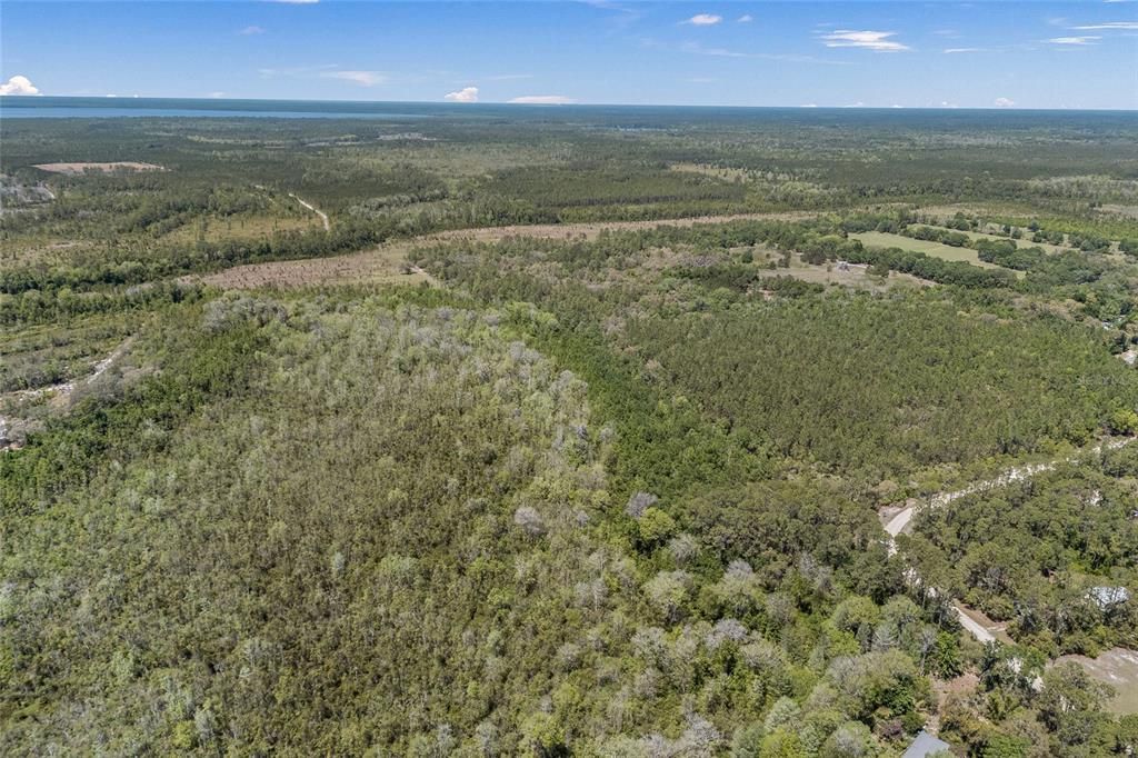 На продажу: $229,000 (30.45 acres)