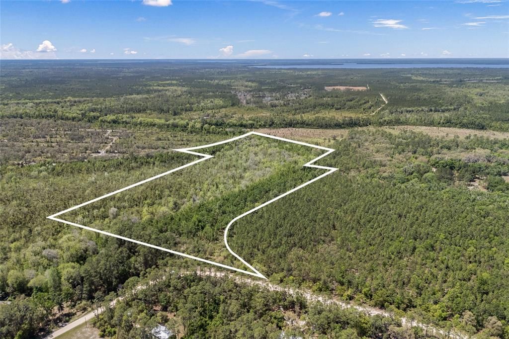 На продажу: $229,000 (30.45 acres)