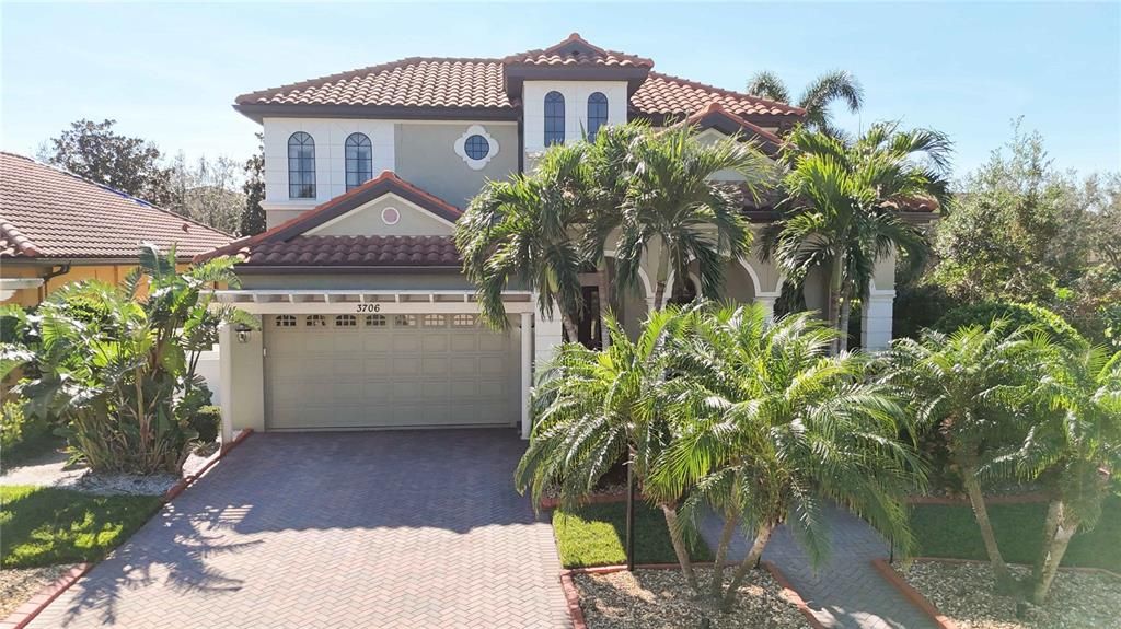 For Sale: $950,000 (3 beds, 3 baths, 2920 Square Feet)