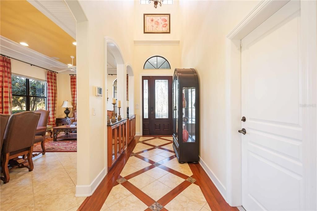 For Sale: $950,000 (3 beds, 3 baths, 2920 Square Feet)