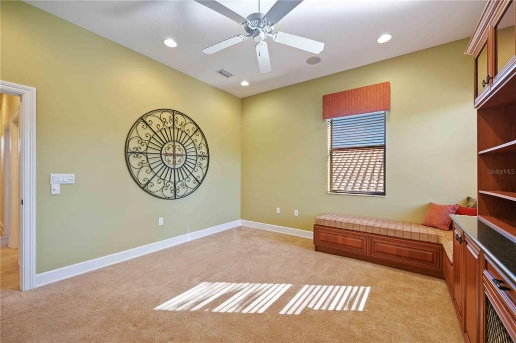 For Sale: $950,000 (3 beds, 3 baths, 2920 Square Feet)