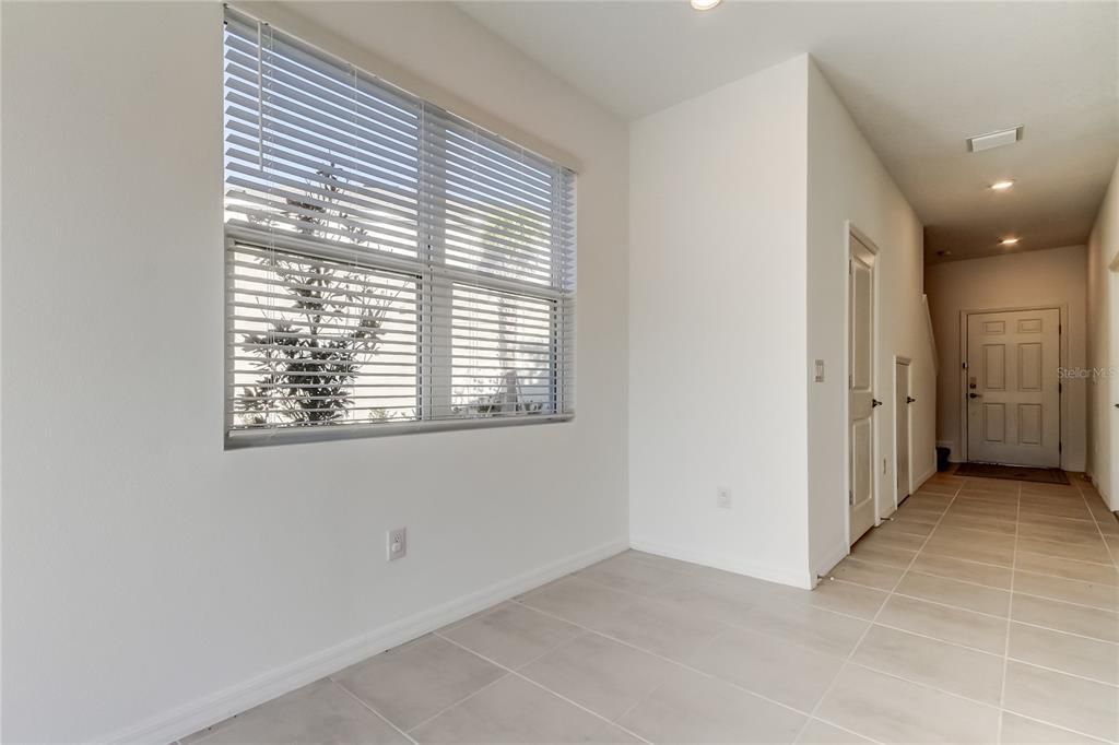 待售: $300,000 (3 贝兹, 2 浴室, 1582 平方英尺)