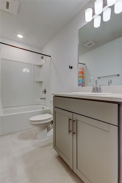 待售: $300,000 (3 贝兹, 2 浴室, 1582 平方英尺)