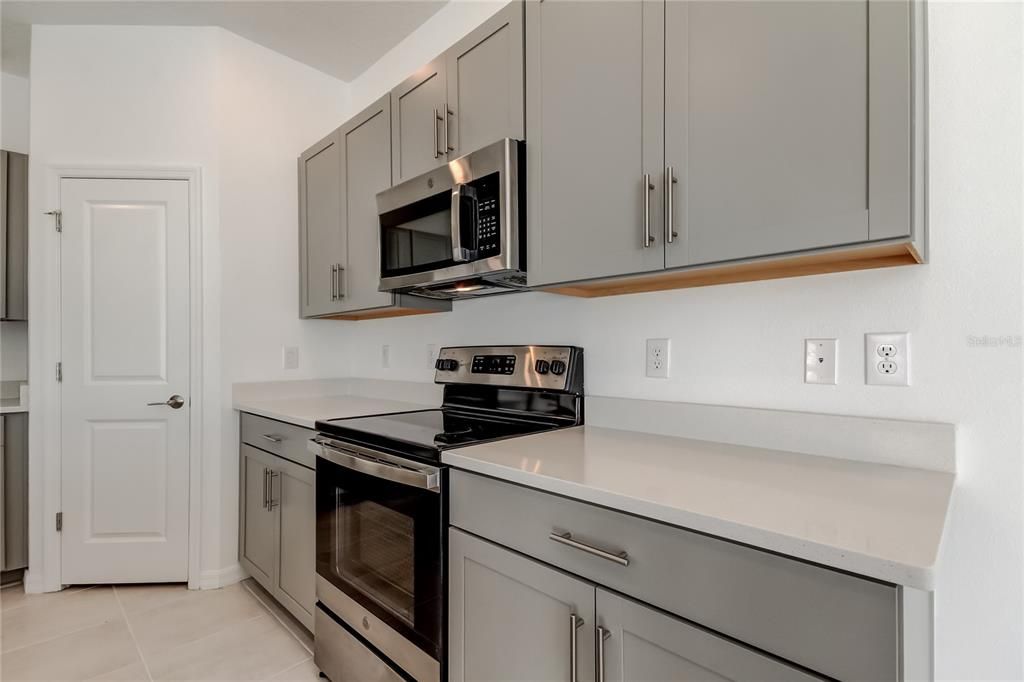 待售: $300,000 (3 贝兹, 2 浴室, 1582 平方英尺)