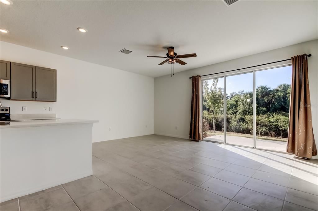 待售: $300,000 (3 贝兹, 2 浴室, 1582 平方英尺)