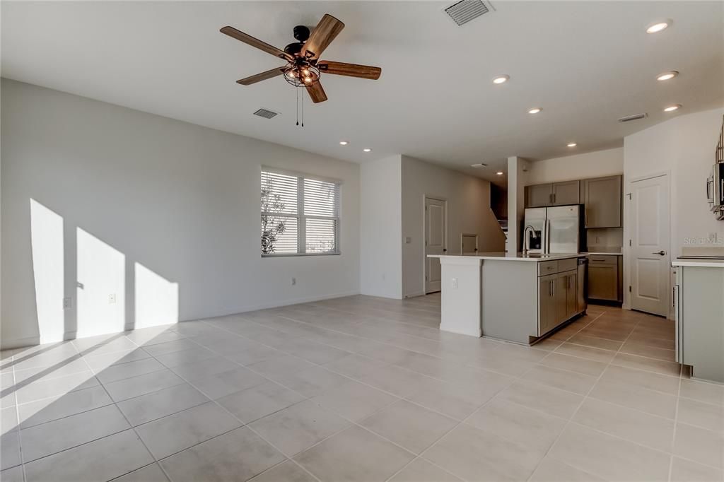 待售: $300,000 (3 贝兹, 2 浴室, 1582 平方英尺)