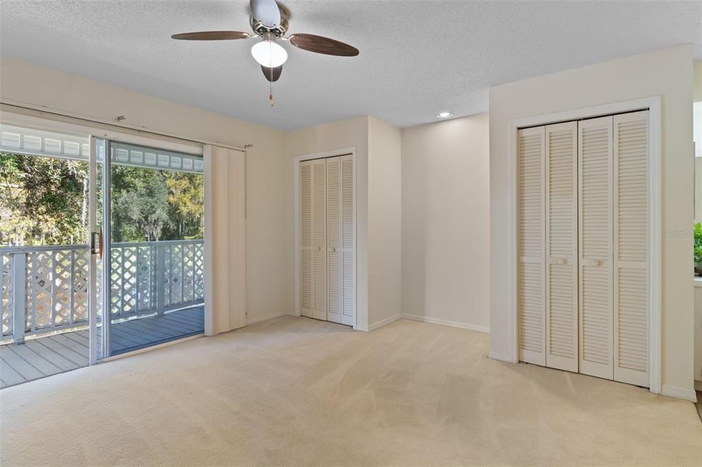 合同活跃: $155,000 (2 贝兹, 2 浴室, 1230 平方英尺)