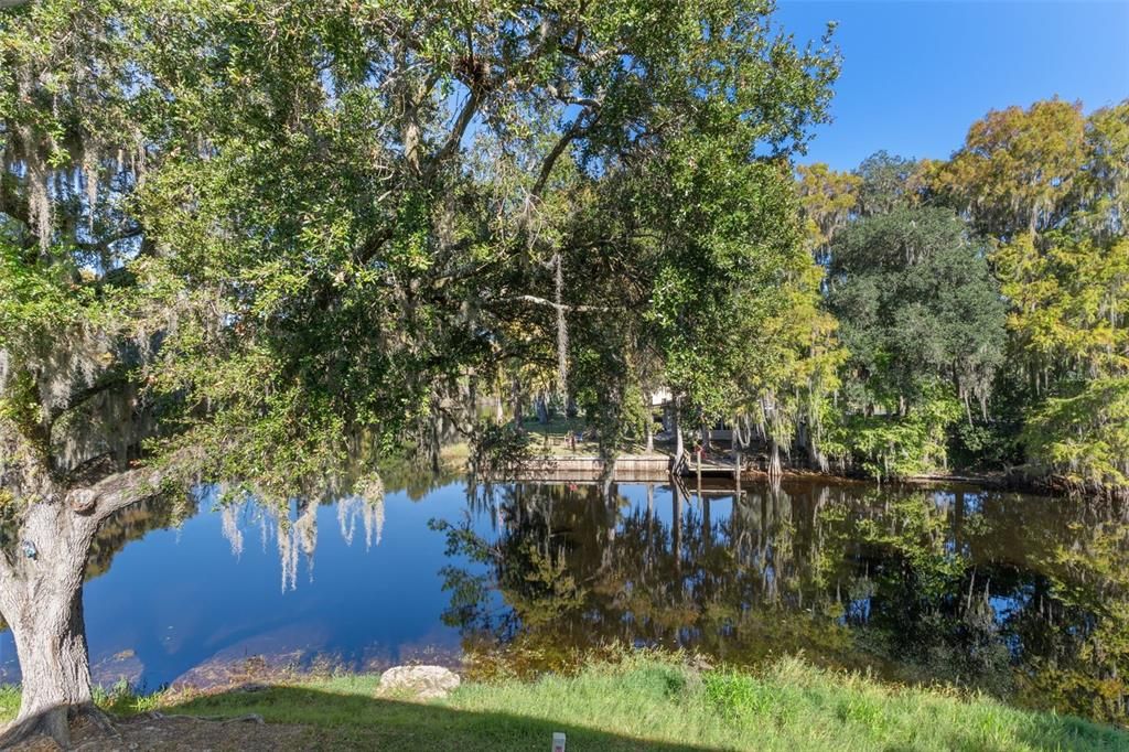 合同活跃: $155,000 (2 贝兹, 2 浴室, 1230 平方英尺)