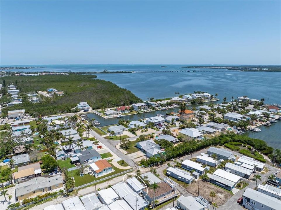 For Sale: $249,900 (1 beds, 1 baths, 528 Square Feet)